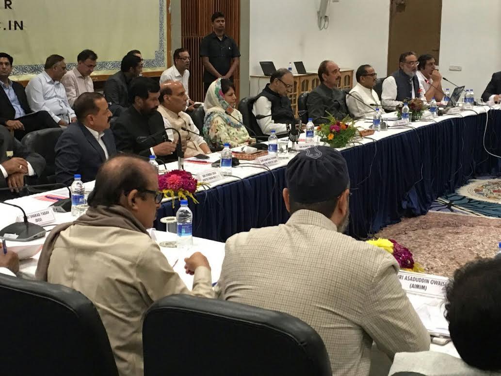 Rajnath led APD reaches Srinagar